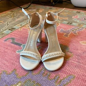 Stuart Weitzman NEARLYNUDE DEMIPEARL SANDAL. Size 5.5